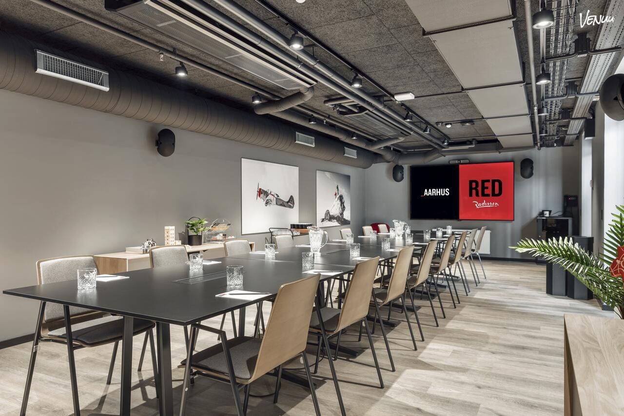 Lækkert og moderne konference- og mødelokale hos Radisson RED midt i Aarhus