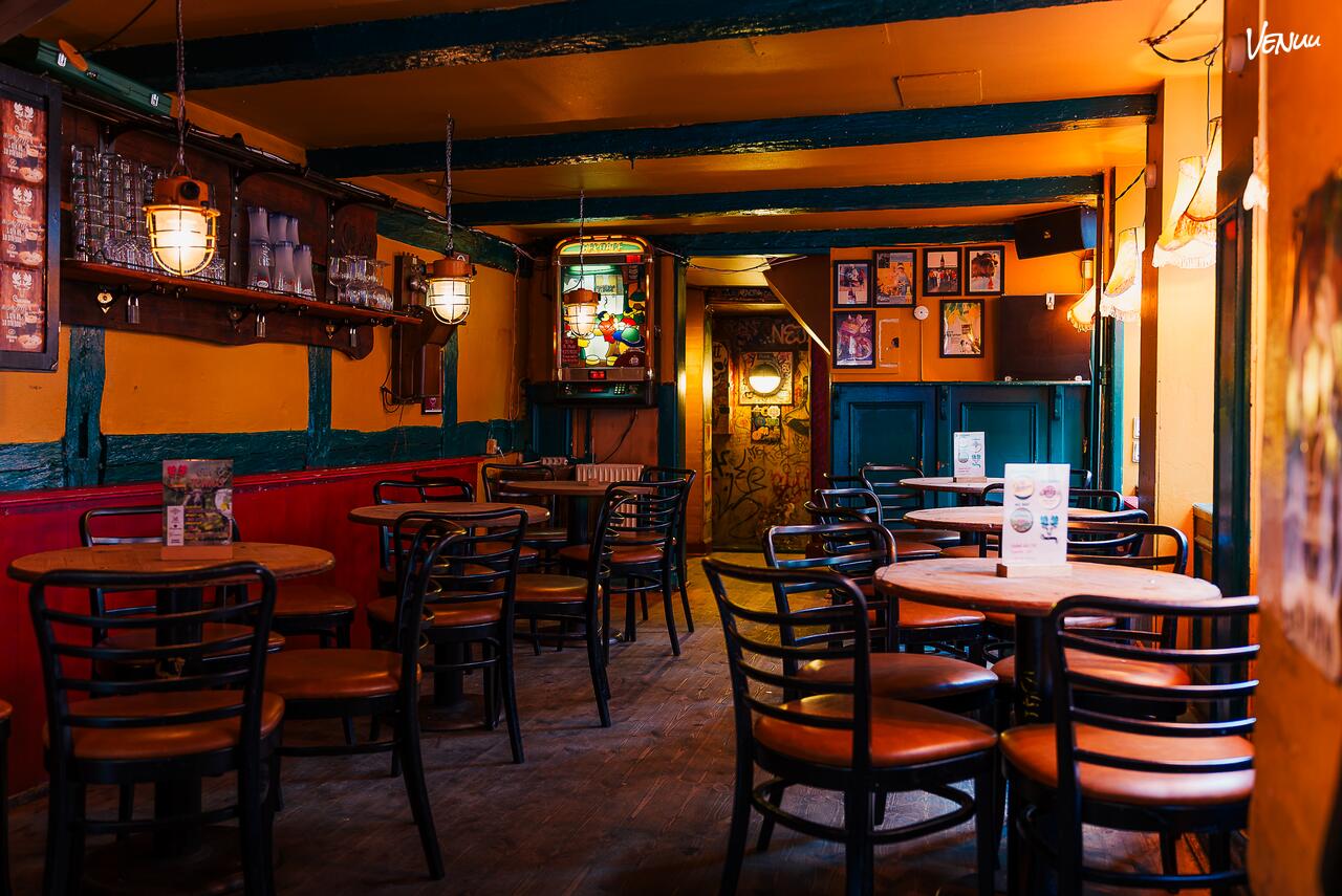 Festlokale med barstemning og rå charme midt i København
